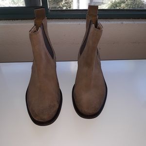UGG Chelsea Boot Size 6.5